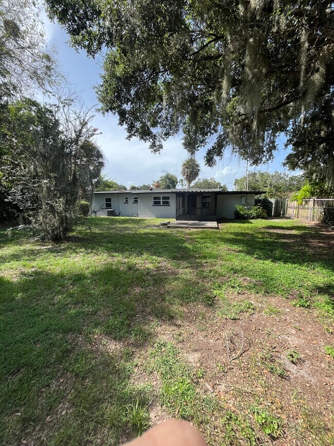 Building Photo - 1637 Normandy Way