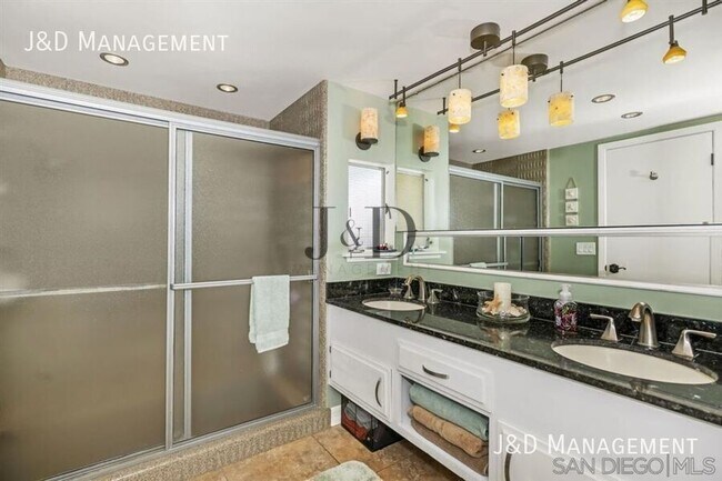 Building Photo - 3705 Putter Dr