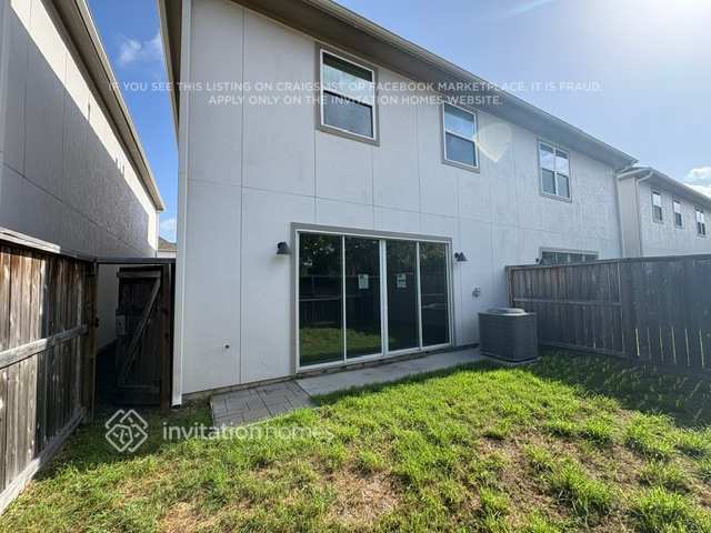 Building Photo - 10406 Executive Lake Dr