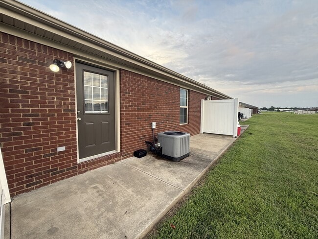 Building Photo - 2205 Opportunity Dr