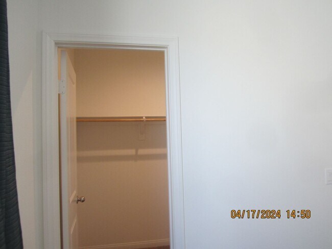 Building Photo - COOL POOL, PARKS AND NEAR NEW 3 BR PLUS DEN IN MEINFEE