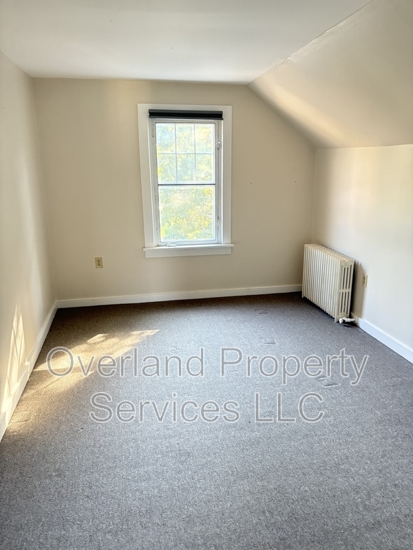 Building Photo - 188 Shelburne Rd