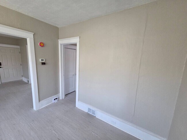 Building Photo - 3027 Fortune Ave