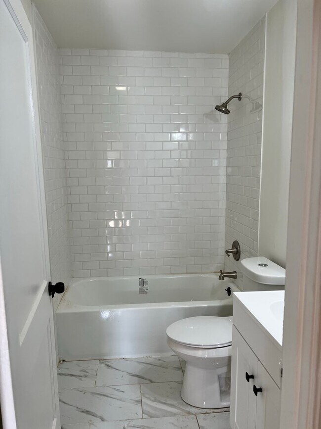 Building Photo - COMING SOON! 2/ 1 Home for Rent!