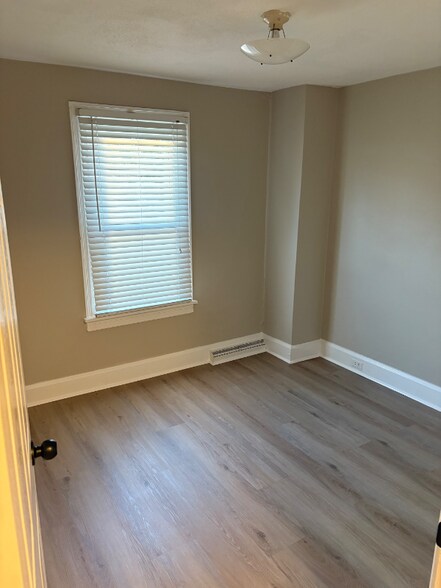 Building Photo - 2319 Herr St