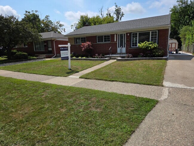Building Photo - 29215 Badelt St