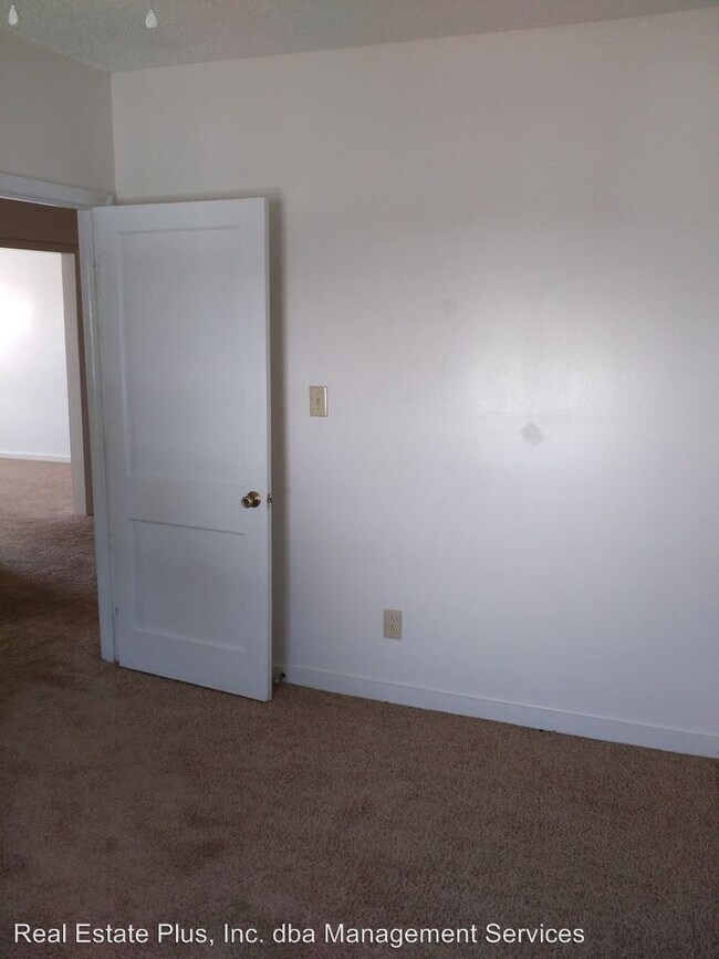 Building Photo - 2 br, 1 bath Apartment - 604 A East Main St.