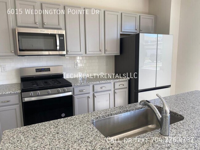 Building Photo - 6015 Weddington Pointe Dr