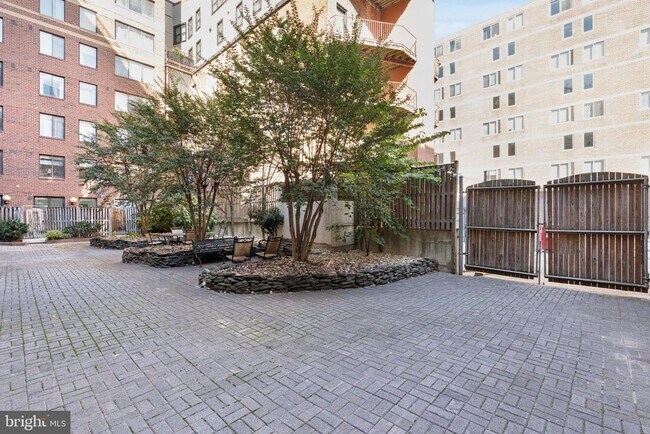 Building Photo - 1245 13th St NW