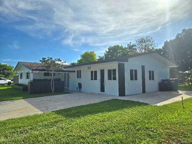 Building Photo - 19000 Sterling Dr