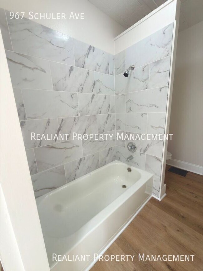 Building Photo - 967 Shuler Ave