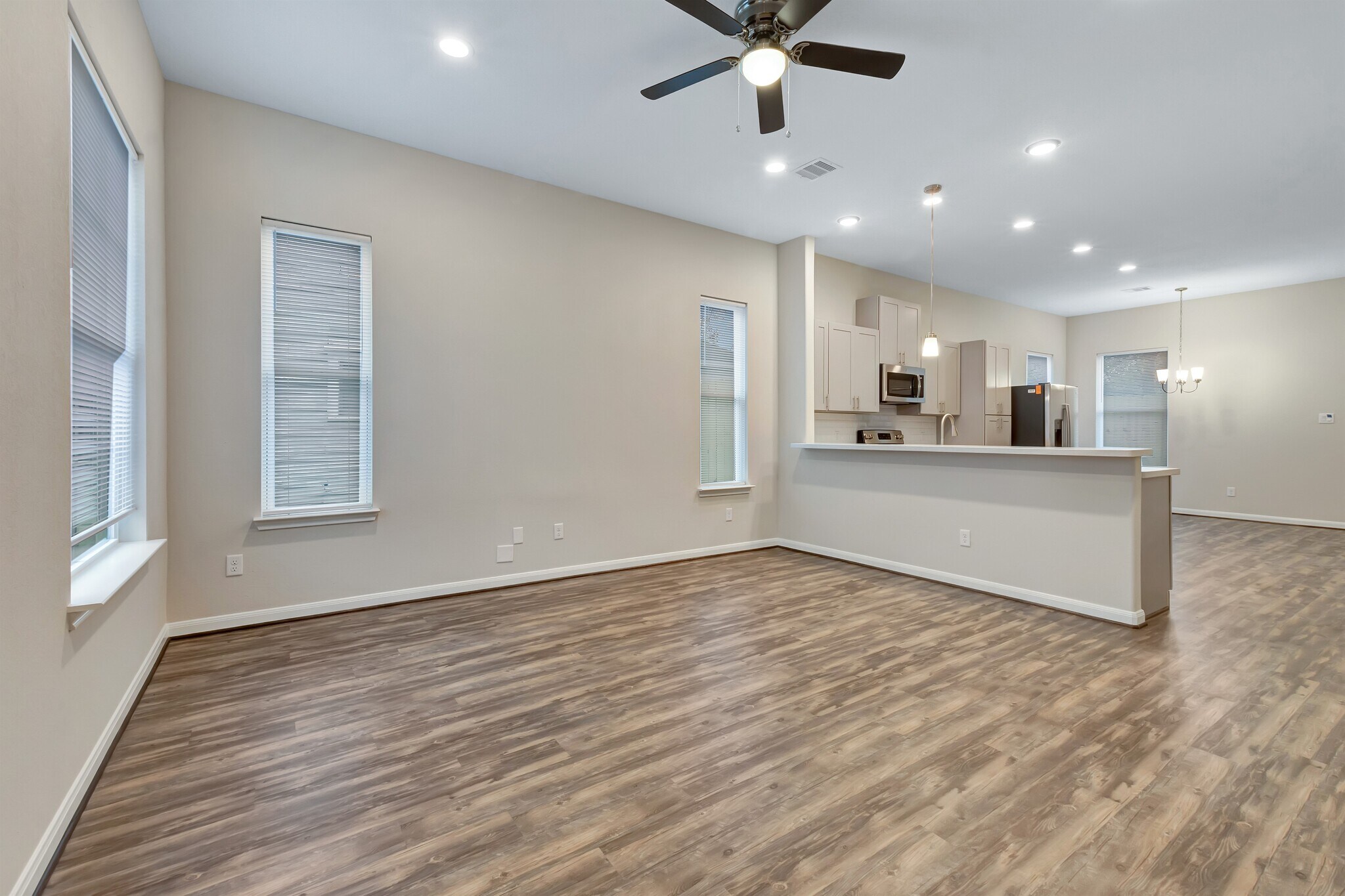 Building Photo - 21 Latham