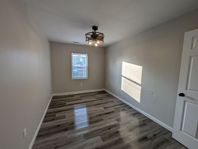 Building Photo - Dellwood Dream on Dennis