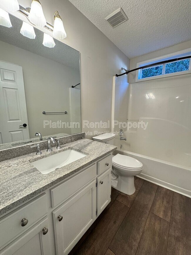 Building Photo - 335 Charlyne Way