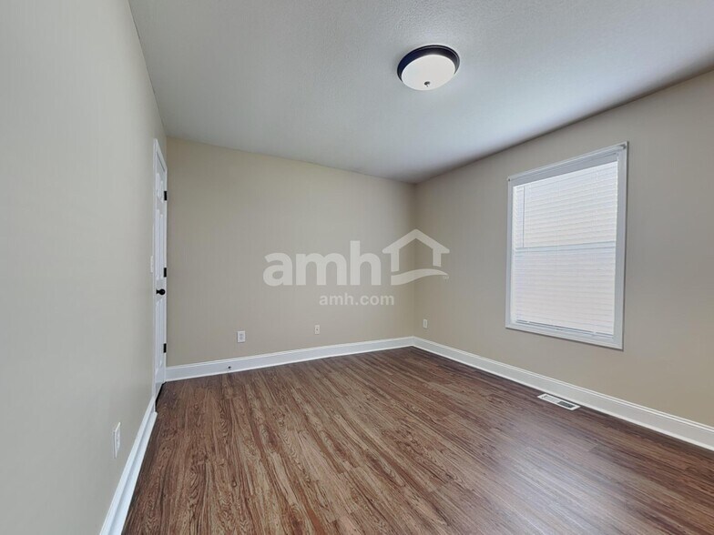 Building Photo - 4114 Oakstone Ln