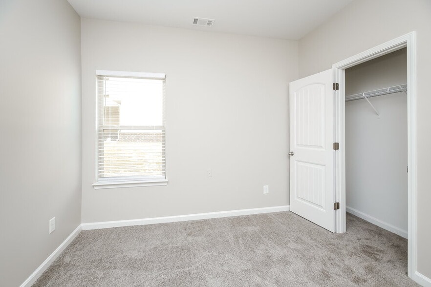 Building Photo - 564 Hideaway Dr