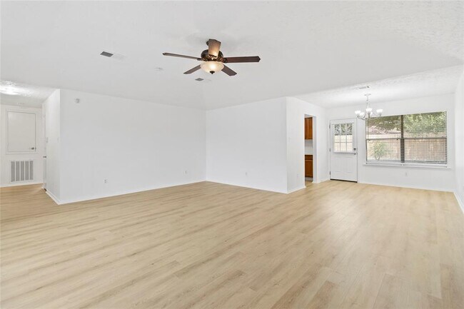 Building Photo - 126 Wood Hollow Dr