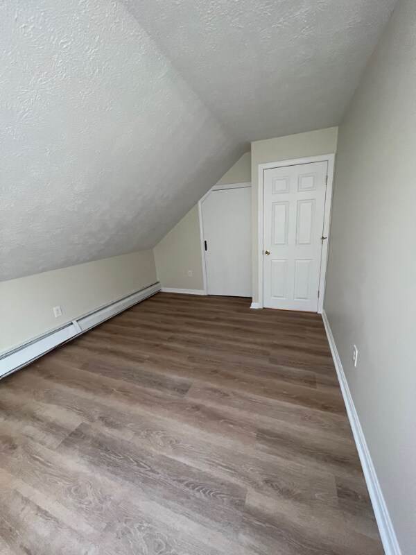 Building Photo - 891 Mammoth Rd