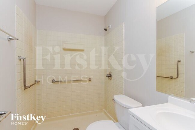 Building Photo - 6902 Echo Ln