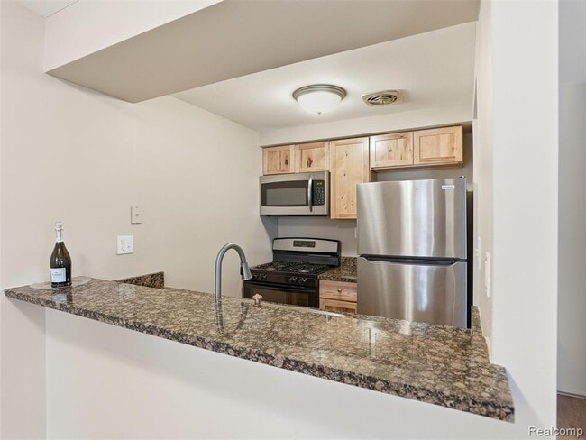 Building Photo - 35213 Taffy Dr