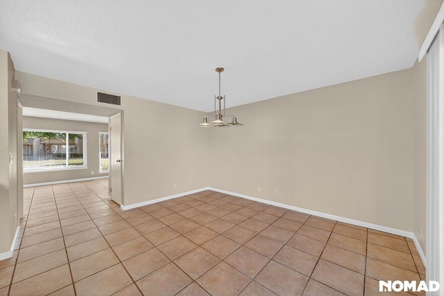 Building Photo - 4628 Michillinda Ln