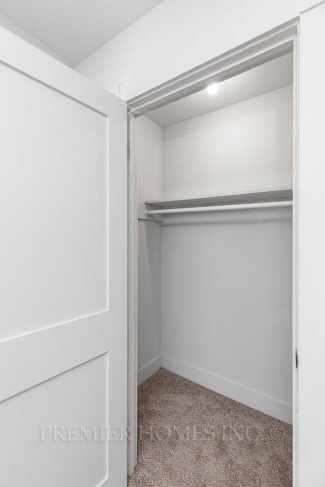 Building Photo - Charming 3BR, Two-Story Home in Canton, OH