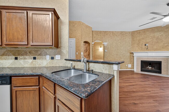 Building Photo - 307 Roans Prairie Ln