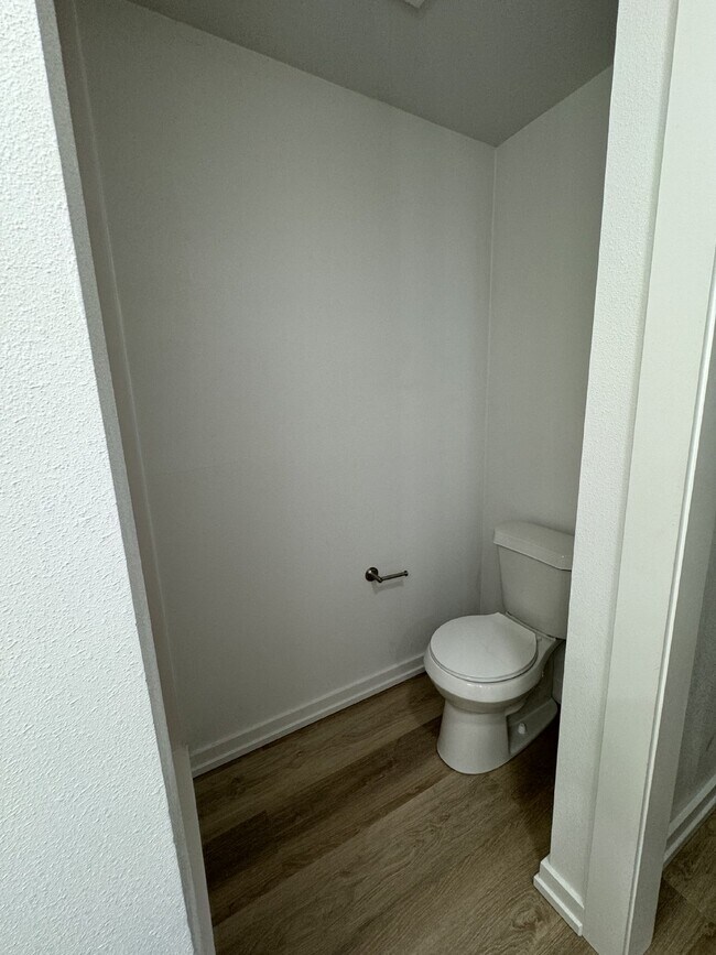 Building Photo - "Charming 1-Bedroom Haven with 1.5 Baths on Hines Avenue, Waco"
