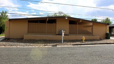 Building Photo - 336 Country Club Cir