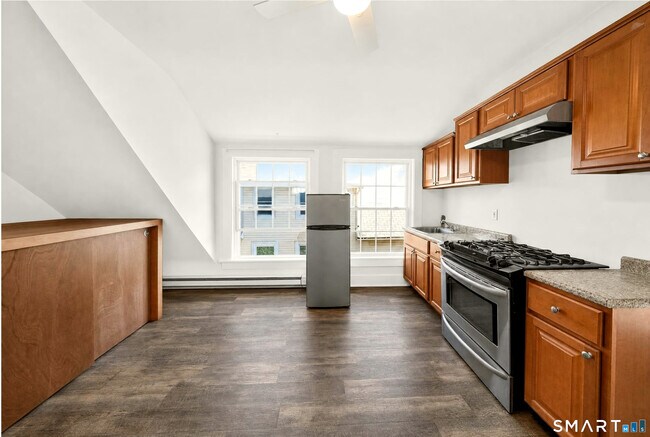 Building Photo - 42-46-46 Hanford Ave
