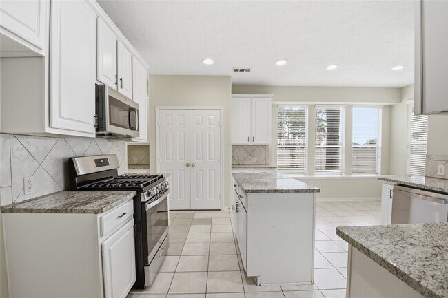 Building Photo - 19311 Sun River Ln