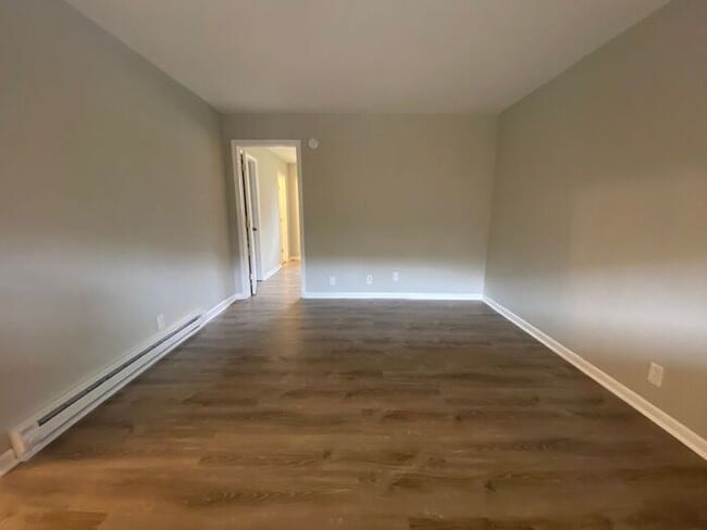 Building Photo - FULLY REMODELED West End Condo!  Convenient to everything!