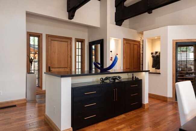 Building Photo - Stunning Furnished Estate in Pronghorn