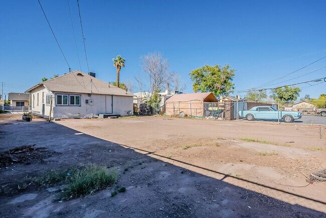 Building Photo - Beautiful Home in Phoenix Arizona