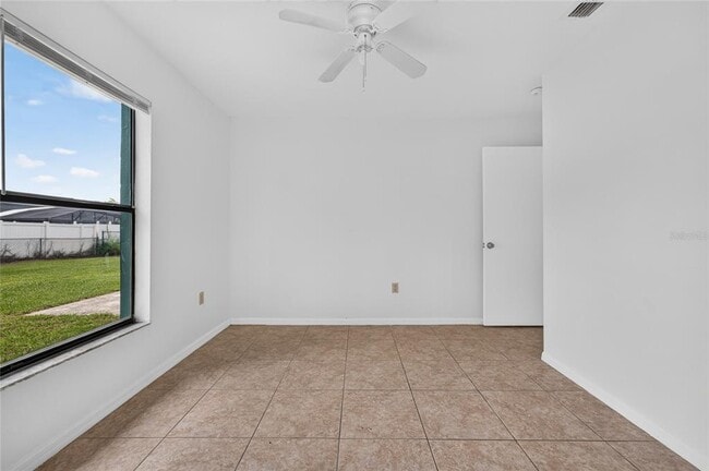 Building Photo - 913 San Rafael Way