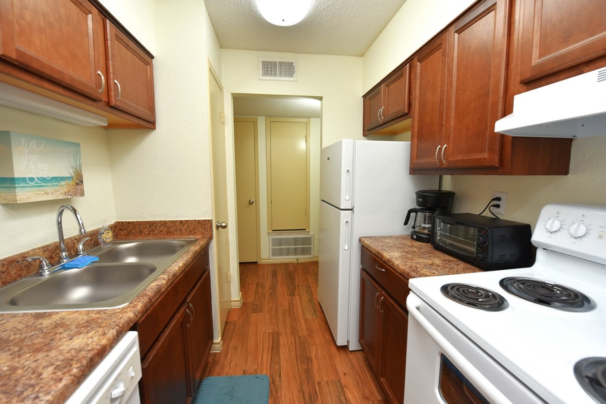 Building Photo - Land's End Apartments