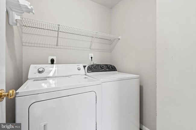 Building Photo - 1208 Cambria Terrace NE