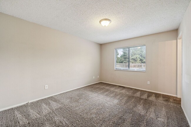 Building Photo - 2193 35th Ave Ct