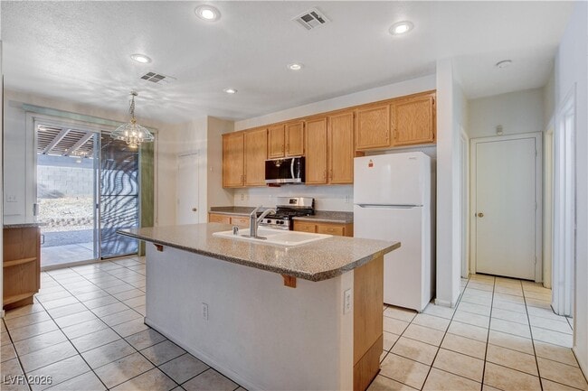 Building Photo - 3737 Ocean Waters St