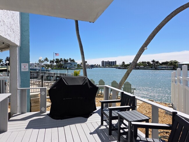 Building Photo - 285 107th Ave