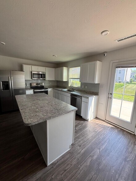 Kitchen - 8511 Fownes Ln
