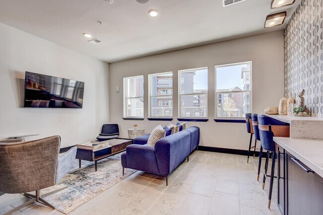 Building Photo - 185 Polaris Pointe