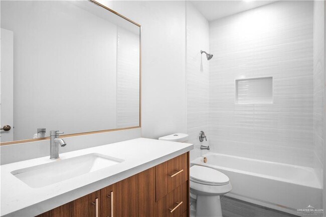 Building Photo - 25 N Onyx Ave