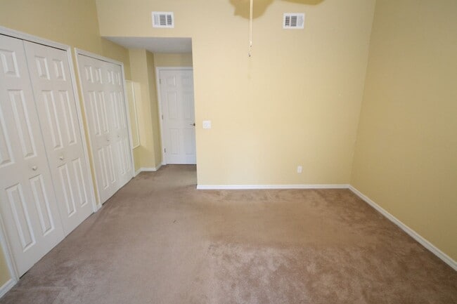 Building Photo - Lovely 2 Bd/2Ba Condo!