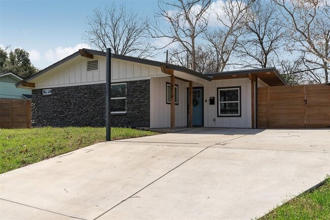 Building Photo - 8516 Contour Dr