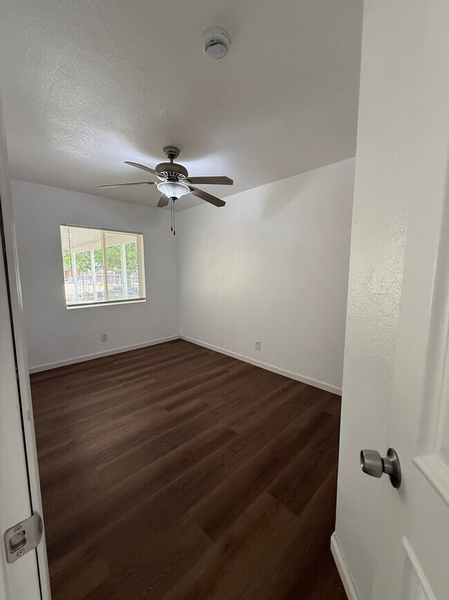 Building Photo - Charming 4-Bedroom Home for Rent in Hesperia, CA!