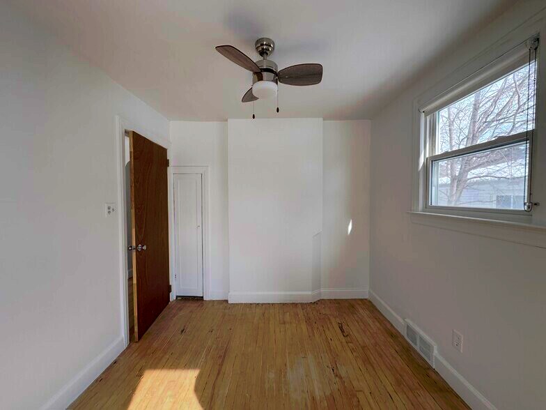 Building Photo - 160 W Milton Ave