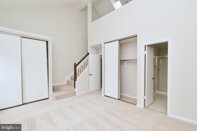 Building Photo - 6643 Medinah Ln