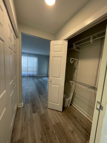 Building Photo - 7412 Ashfield Ct