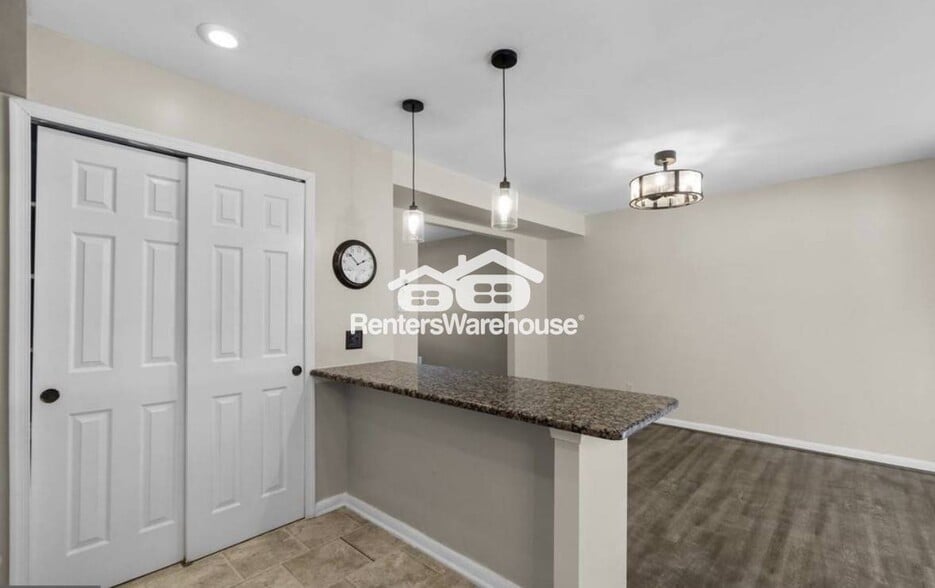 Building Photo - 241 Cedarmere Cir